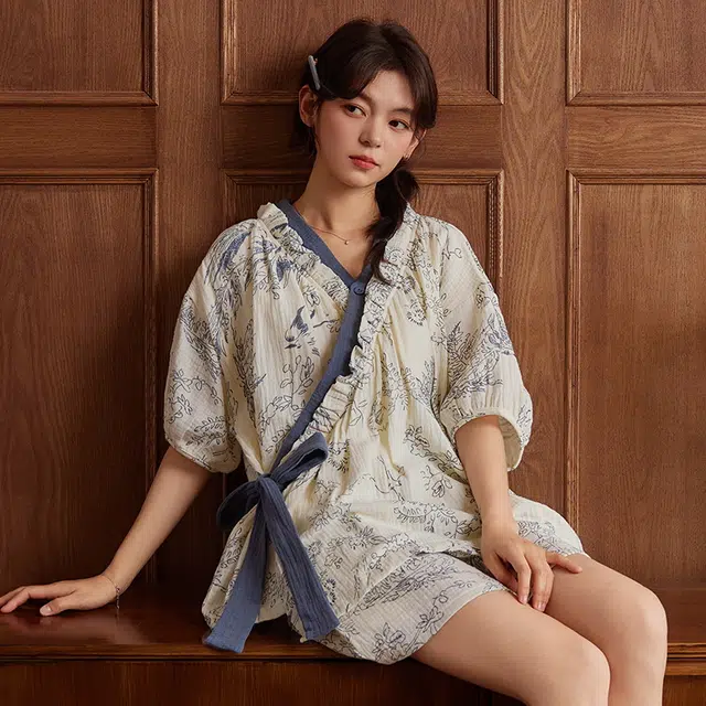 俏霓桐 复古时尚潮流简约大气舒适带胸垫短袖家居服可外穿三分裤睡衣套装 女款