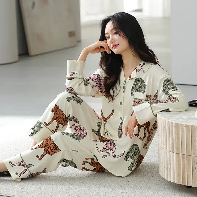 俏霓桐 简约高级感时尚翻领休闲舒适轻奢柔软长袖长裤家居服可外穿睡衣套装 女款