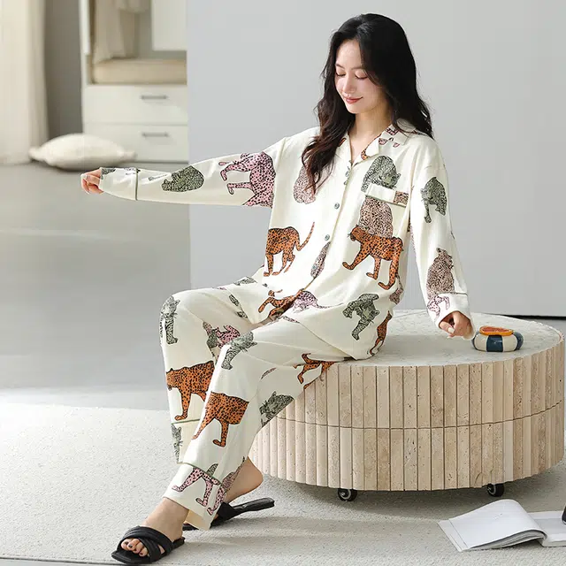 俏霓桐 简约高级感时尚翻领休闲舒适轻奢柔软长袖长裤家居服可外穿睡衣套装 女款