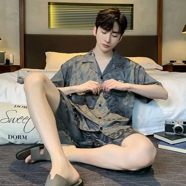 俏霓桐 高级感大气时尚简约休闲舒适凉感家居服可外穿睡衣套装 男款 图色