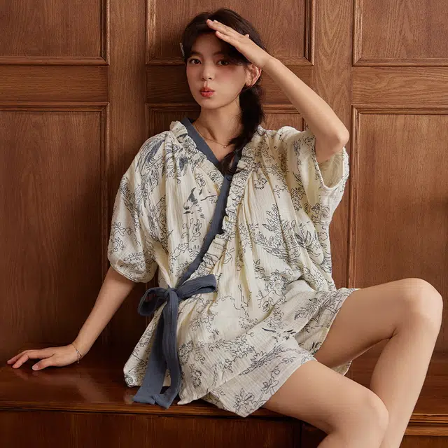 俏霓桐 复古时尚潮流简约大气舒适带胸垫短袖家居服可外穿三分裤睡衣套装 女款