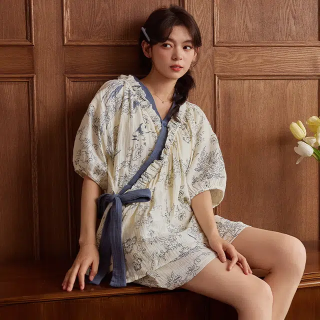 俏霓桐 复古时尚潮流简约大气舒适带胸垫短袖家居服可外穿三分裤睡衣套装 女款