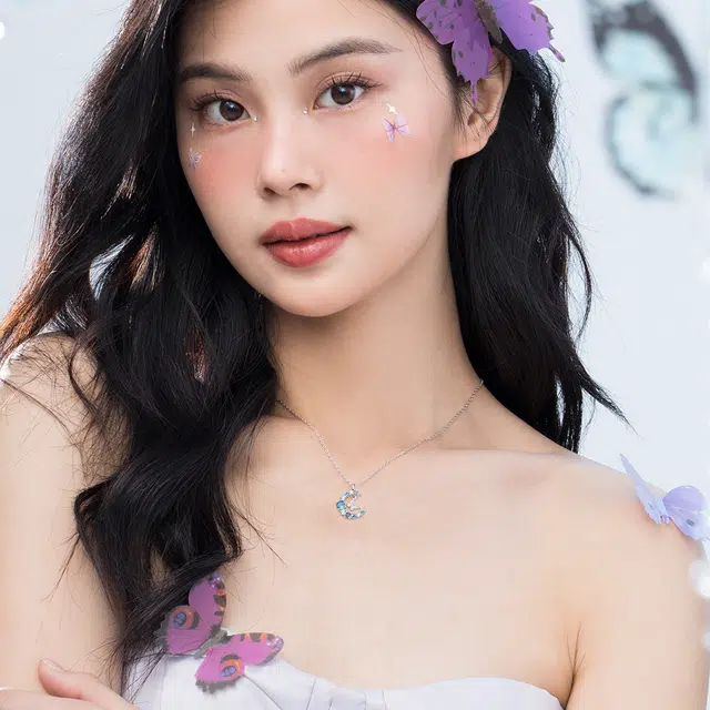 珂里 甜美小清新伴月蝴蝶百搭灵动蝴蝶月亮吊坠小众轻奢高级感锁骨链 合成立方氧化锆 项链 女款