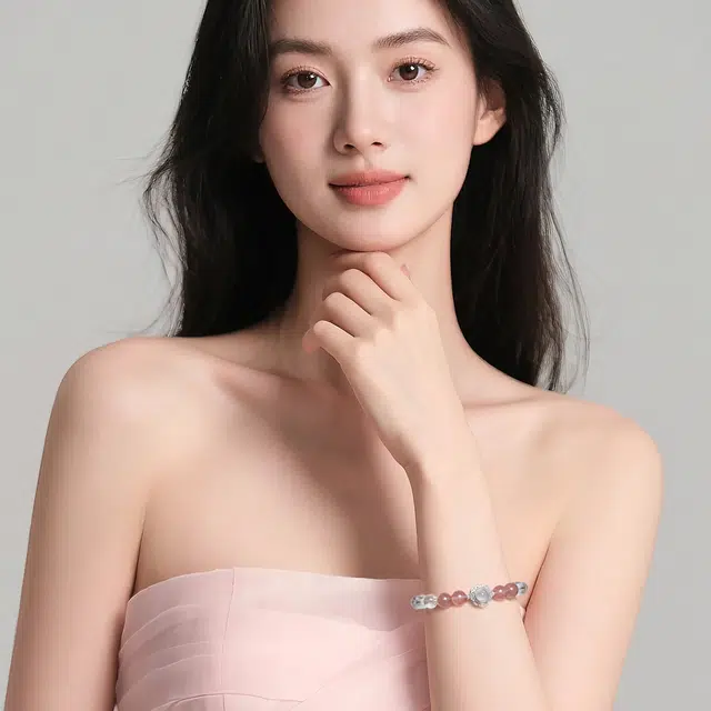 珂里 早日脱单爱情满满轻奢气质小众高级感 招桃花姻缘 新中式国潮花筒净化转运珠 好运 草莓晶 手串 女款