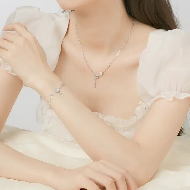 S925