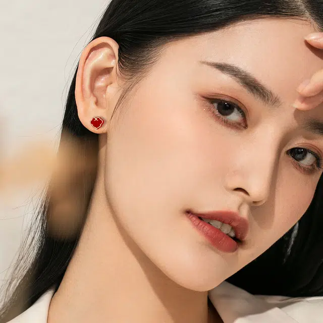 七可 如意祥云 好运连连  新中式简约高级气质百搭复古国潮风时尚森系祥云平安锁小众设计耳饰 玛瑙 耳钉 女款
