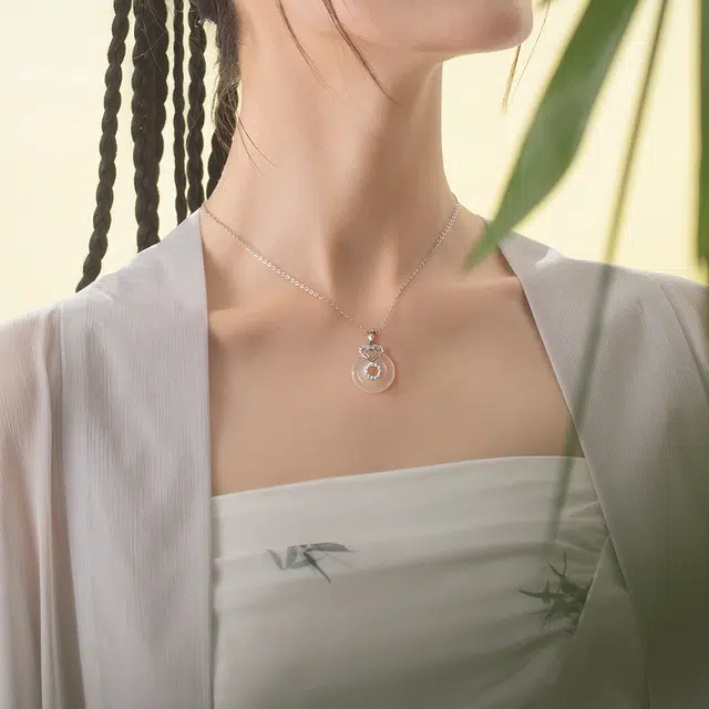 七可 爱心平安扣吊坠 精致轻奢优雅小众高级感锁骨链 玉髓 项链 女款 礼盒款