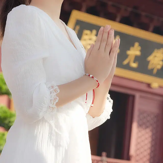 七可 好运连连  新中式莲花好运莲莲 简约轻奢小众设计 复古百搭清冷感事事如意红绳手编绳 好运 玛瑙 手链 女款