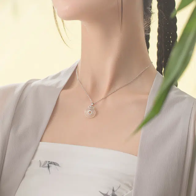 七可 爱心平安扣吊坠 精致轻奢优雅小众高级感锁骨链 玉髓 项链 女款 礼盒款