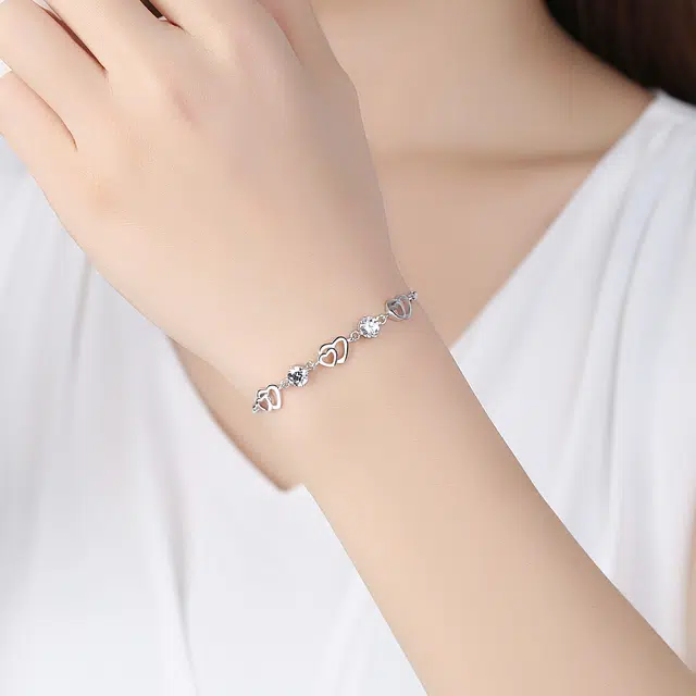 925
