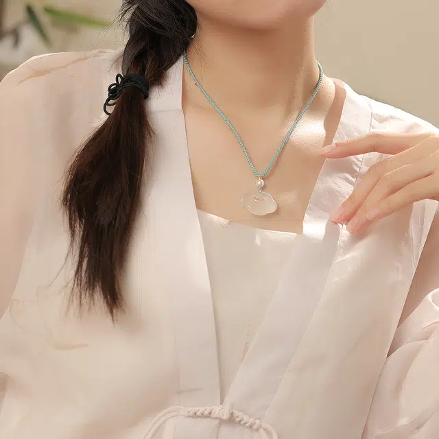 七可 福运圆满 祥云如意锁 白月光 国风新中式轻奢高级感小众设计长命锁复古挂绳 玉髓 项链 女款