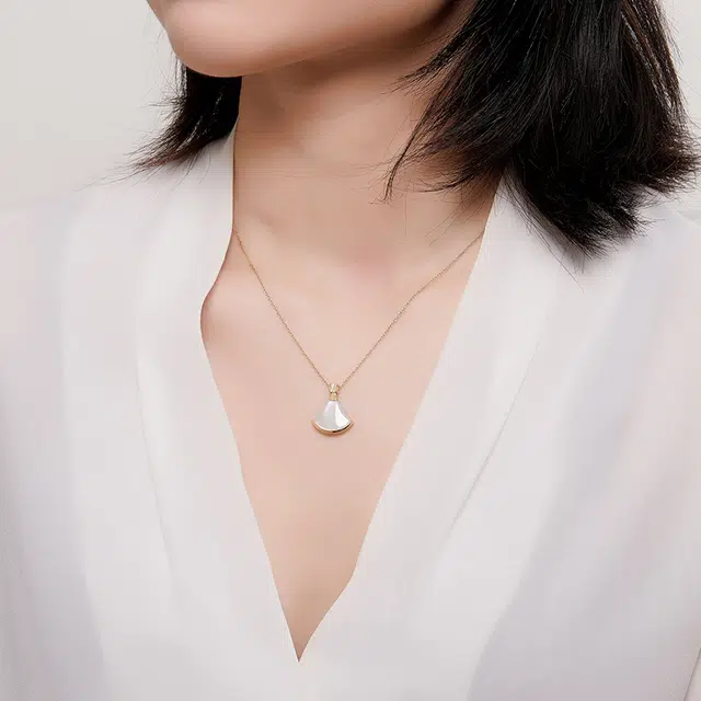 S925