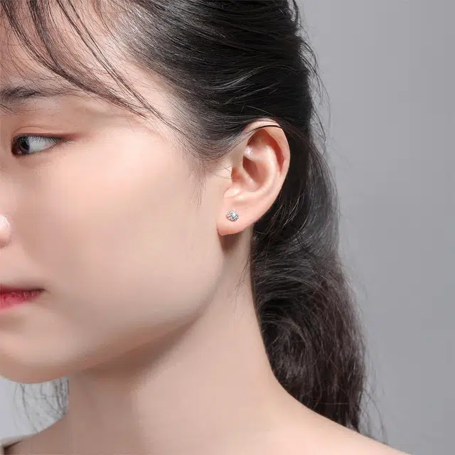 喜钻 甜美小雏菊群镶钻石耳钉 小清新显钻克拉效果耳饰 钻石 耳钉 女款