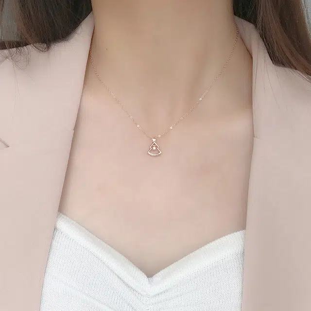 925