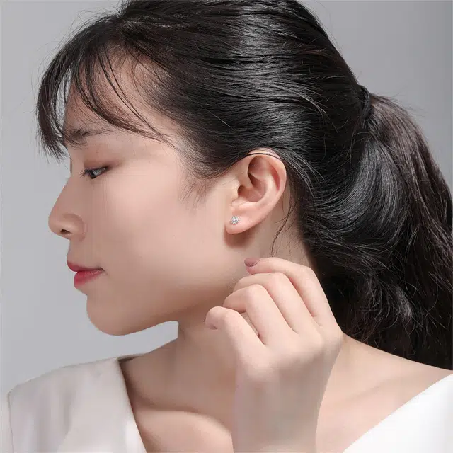喜钻 甜美小雏菊群镶钻石耳钉 小清新显钻克拉效果耳饰 钻石 耳钉 女款