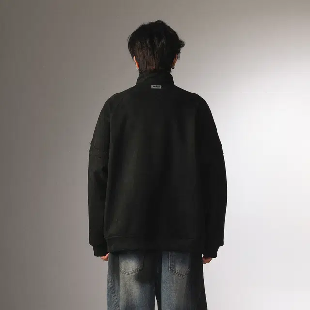 a02