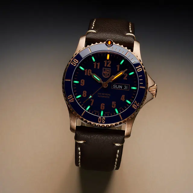 LUMINOX