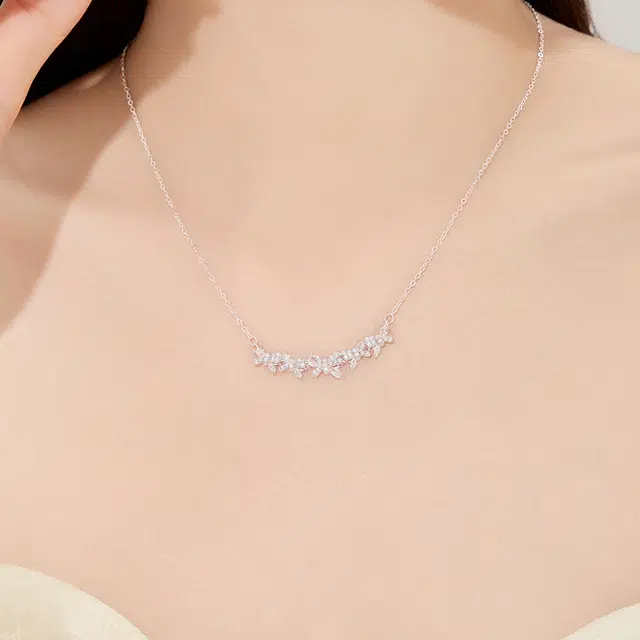 925