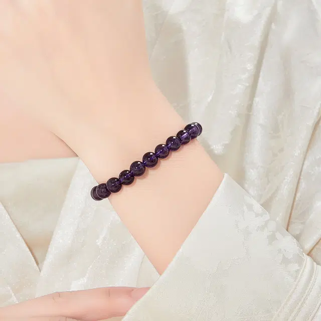 老凤祥 【限量赠·手机贴&紫气东来】紫定富贵 高品质国风 新中式本命年招财纳福 能量精美礼盒天然 紫水晶 手串 女款