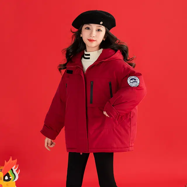 鸭鸭 新年系列 纯色连帽加厚中长款休闲长袖喜庆拜年羽绒服 儿童款 酒红