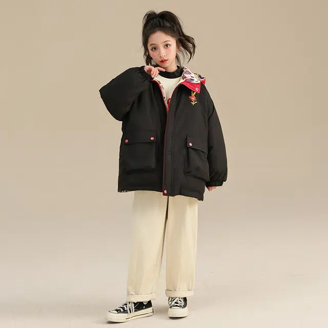 鸭鸭 满印双面穿连帽宽松休闲长袖羽绒服 儿童款 黑红满印
