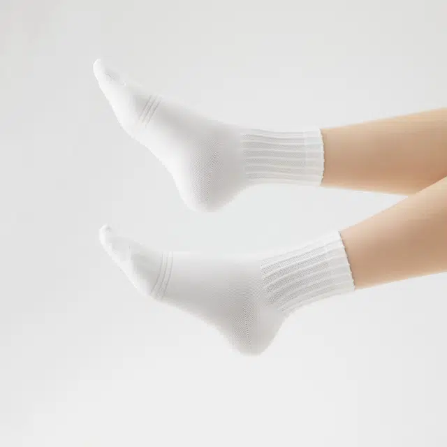 副歌 女生薄款小白袜舒适百搭抗菌防臭运动吸汗不掉跟中筒袜 女款 礼盒组合装