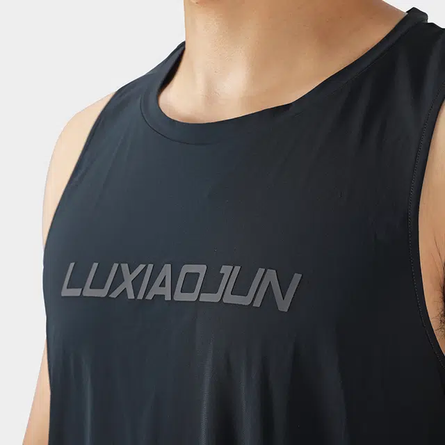 LUXIAOJUN F