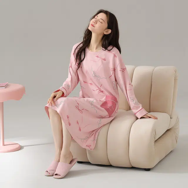 俏霓桐 简约舒适圆领长袖可爱甜美学生时尚居家睡衣家居服睡裙 女款