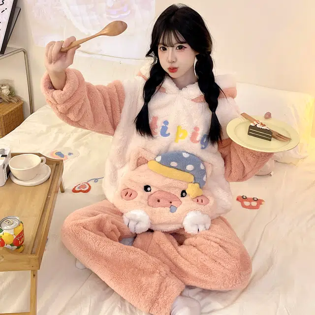 俏霓桐 秋冬卡通小猪猪可爱保暖连帽学生时尚居家加厚加绒珊瑚绒可外穿家居服睡衣套装 女款