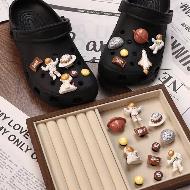 ZUOWEISHIJIA Crocs