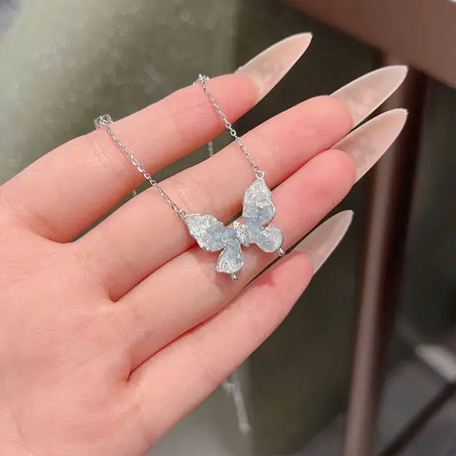 【S999足银&浪漫福蝶】 雅谷 接住幸福的蝴蝶 纯洁气质 甜蜜爱情 轻奢简约高级感甜美小清新 闪耀惊喜礼盒 琉璃 玉石项链 女款