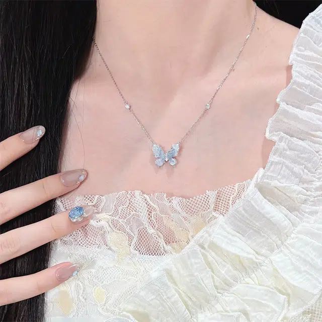 【S999足银&浪漫福蝶】 雅谷 接住幸福的蝴蝶 纯洁气质 甜蜜爱情 轻奢简约高级感甜美小清新 闪耀惊喜礼盒 琉璃 玉石项链 女款