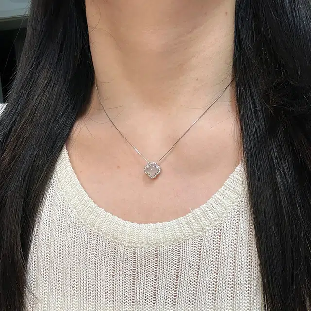 【幸运四叶草】 雅谷 经典五花 爱情约定 甜蜜心动 幸福降临 小众精致优雅气质百搭高级感 日常通勤礼盒纪念日锁骨链 琉璃 项链 女款