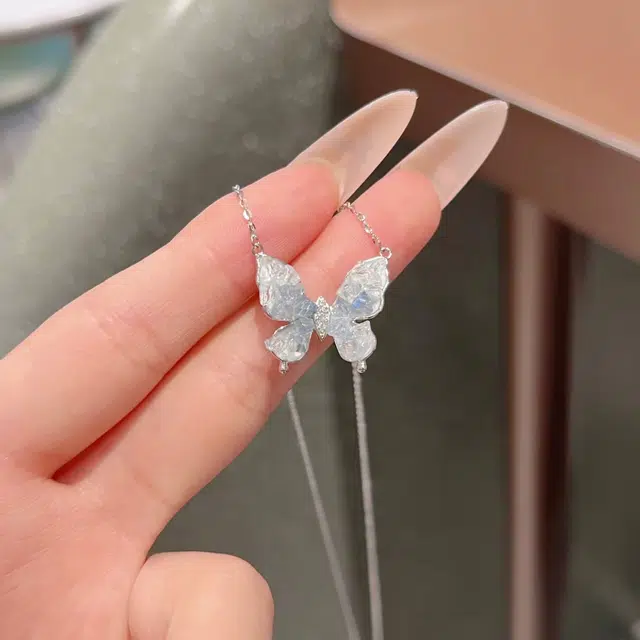 【S999足银&浪漫福蝶】 雅谷 接住幸福的蝴蝶 纯洁气质 甜蜜爱情 轻奢简约高级感甜美小清新 闪耀惊喜礼盒 琉璃 玉石项链 女款