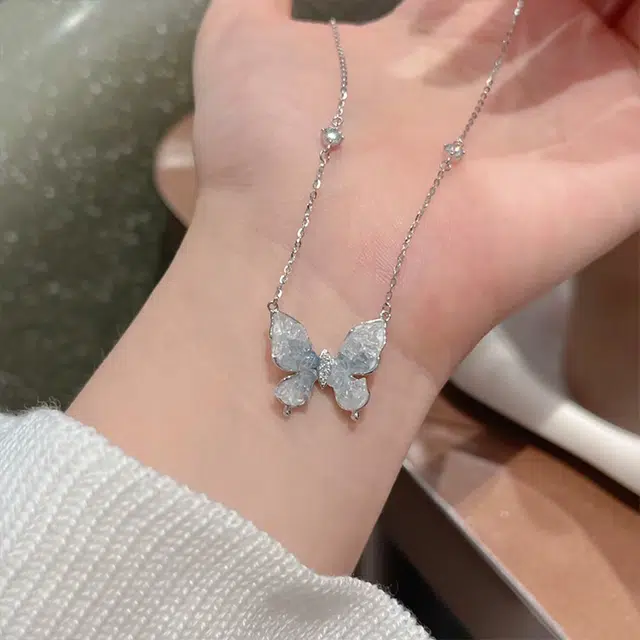 【S999足银&浪漫福蝶】 雅谷 接住幸福的蝴蝶 纯洁气质 甜蜜爱情 轻奢简约高级感甜美小清新 闪耀惊喜礼盒 琉璃 玉石项链 女款