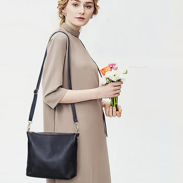 VANDEE Tote