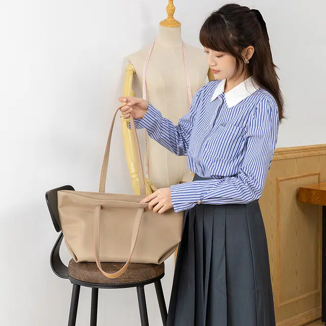 VANDEE Tote