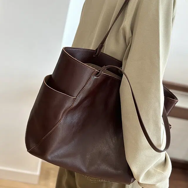 VANDEE Tote