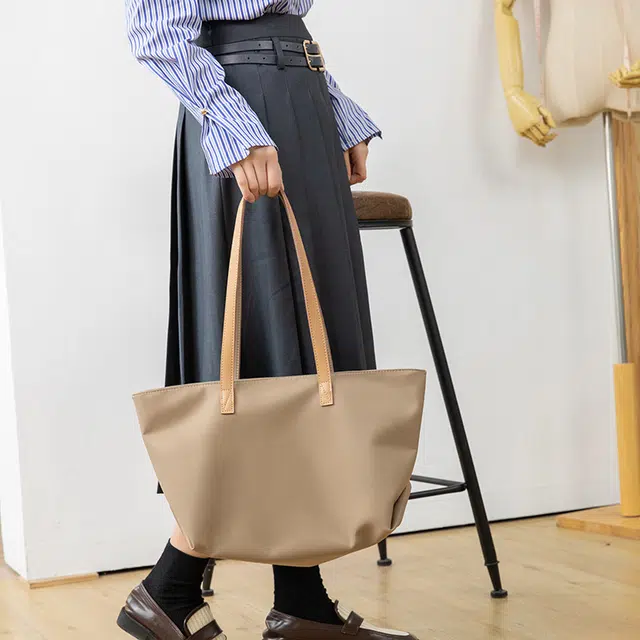 VANDEE Tote