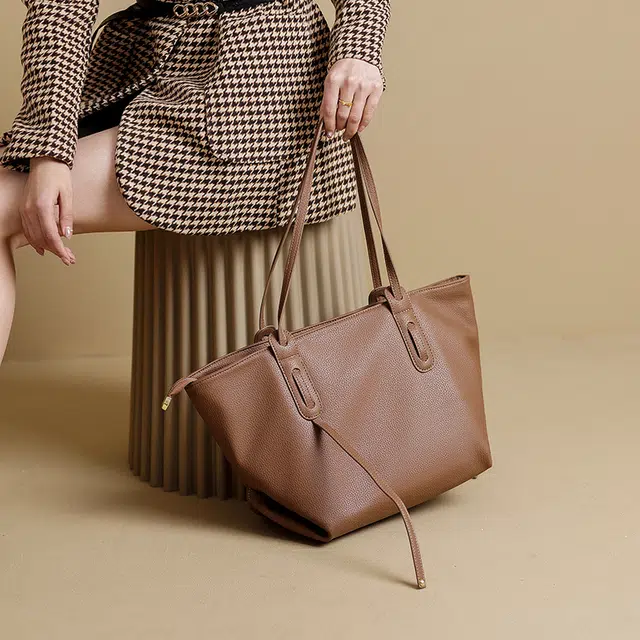 VANDEE Tote