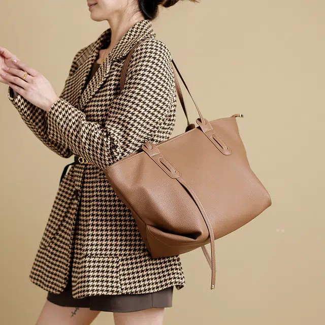 VANDEE Tote