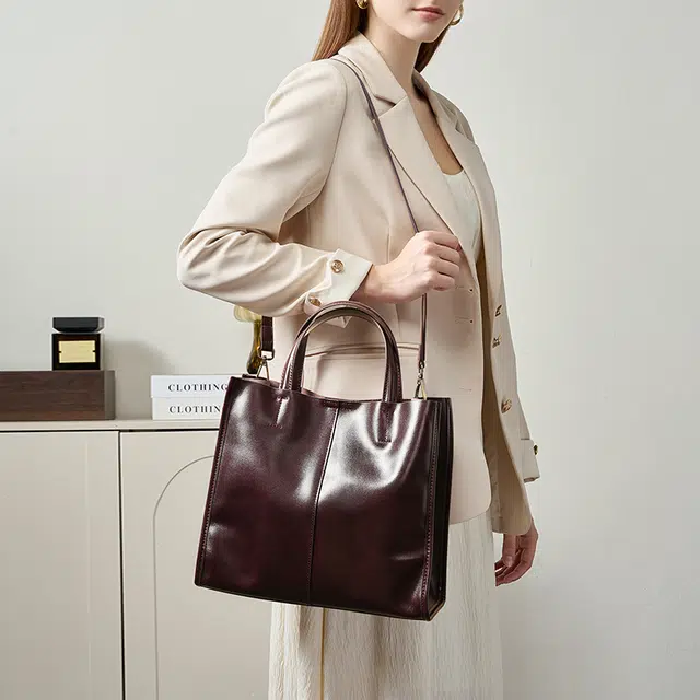 VANDEE Tote