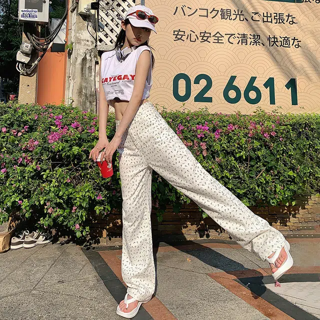 花蔓色 韩版印花复古碎花小众设计感宽松百搭阔腿垂感直筒高腰拉链韩系窄版显瘦减龄牛仔裤 女款 白色