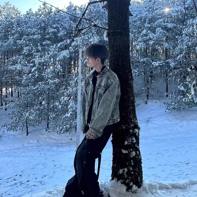 虫小绿 美式水洗做旧短款高级感痞帅发型师潮牌男装垫肩设计感夹克上衣金属装饰宽松休闲小立领拉链牛仔外套 男女同款