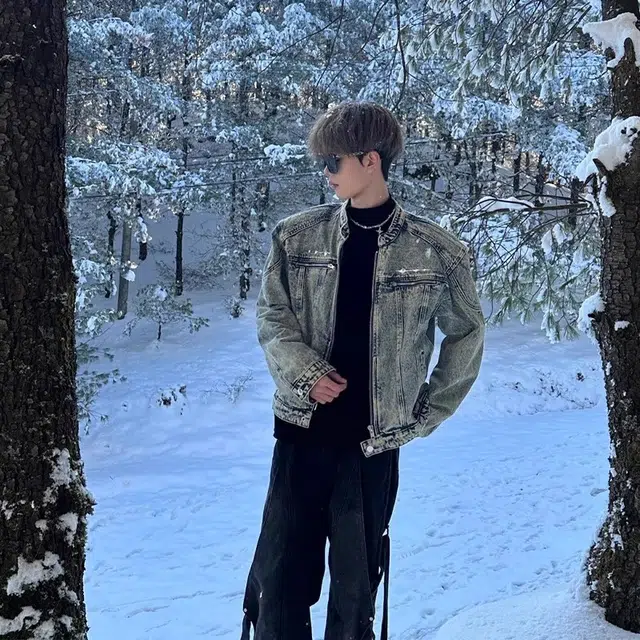 虫小绿 美式水洗做旧短款高级感痞帅发型师潮牌男装垫肩设计感夹克上衣金属装饰宽松休闲小立领拉链牛仔外套 男女同款