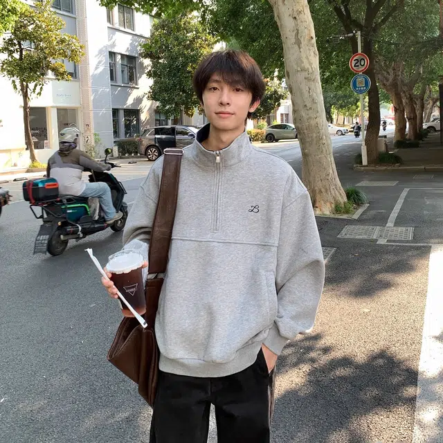 虫小绿 美式潮牌复古基础纯色胸口小标刺绣时尚半拉链立领上衣外套秋冬季痞帅气质百搭宽松休闲撞色情侣卫衣 男女同款