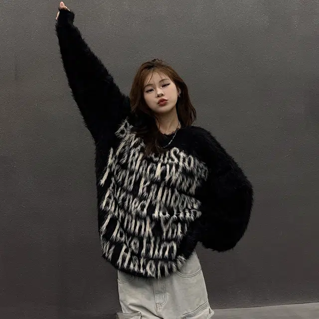 虫小绿 国潮复古字母印花仿貂毛毛衣外套春秋季软糯温柔风宽松休闲百搭保暖情侣套头圆领长袖针织衫 男女同款