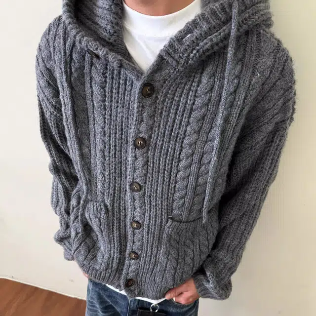 虫小绿 美式高街姣花纹麻花氛围感连帽毛衣外套秋冬季慵懒高级感日常穿搭舒适保暖休闲时尚潮流个性纽扣开衫情侣百搭针织衫  男女同款