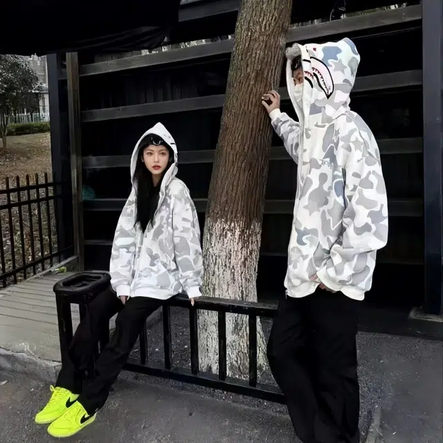 虫小绿 美式复古双帽涂鸦高街卡通刺绣鲨鱼头外套上衣宽松经典百搭休闲时尚日常通勤满印迷彩长袖拉链开衫卫衣 男女同款