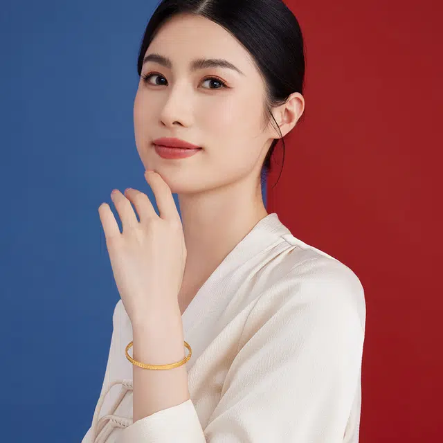 六福珠宝 龙鳞小圆片 足金 按克计价 黄金手镯 女款 赠七彩首饰盒